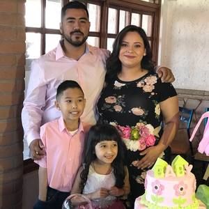 Meet your Posher, Cesar